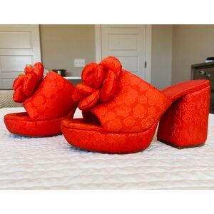 NWT GB Sweet Treat Rosette Daisy Print Satin Platform Sandals Orange Size 8